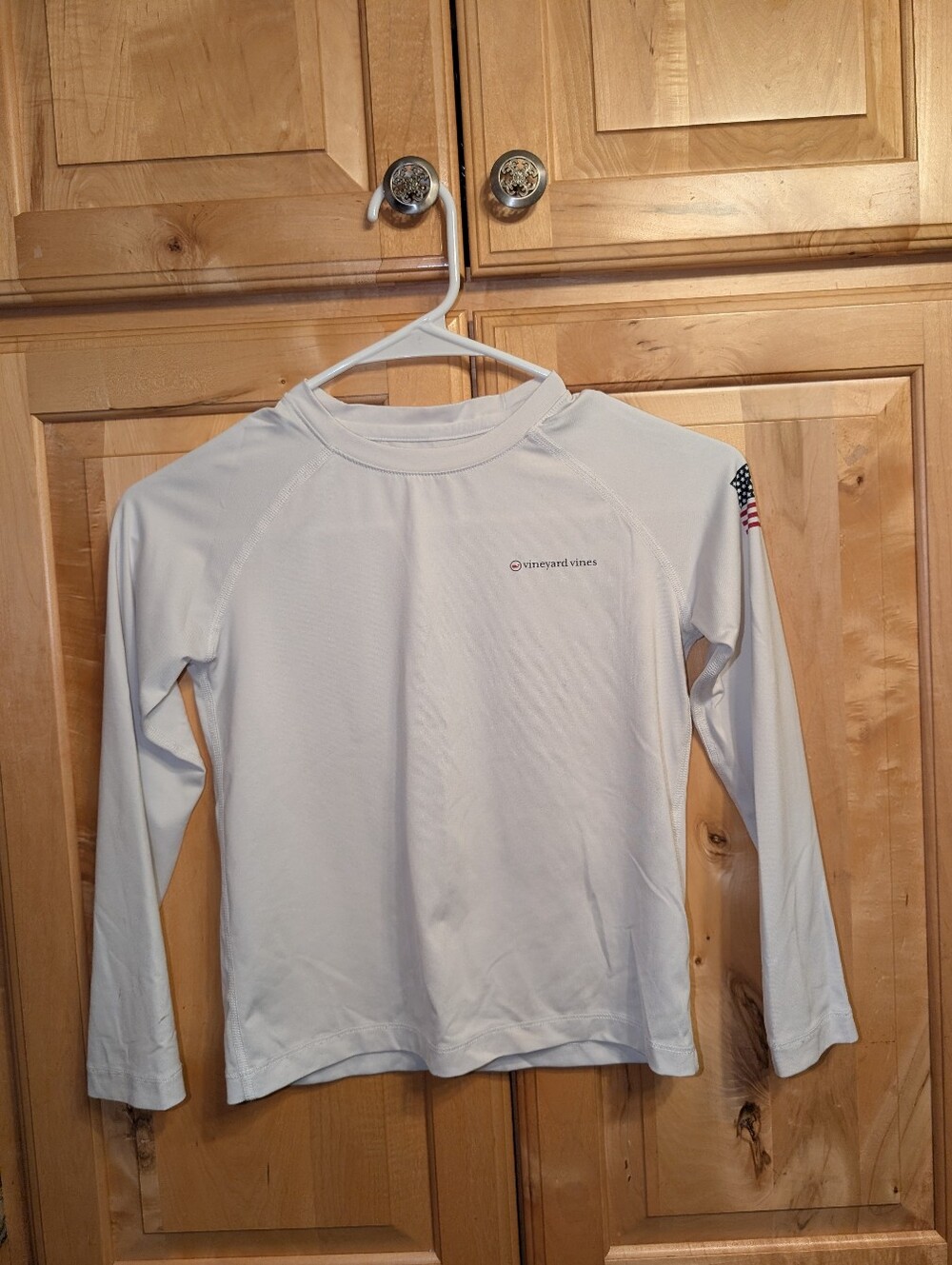 Vineyard Vines Kids White Long-Sleeve Rashguard with Flag Detail